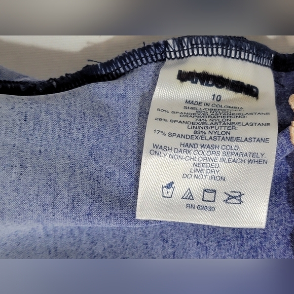 Lands' End V-Neck Wrap Slendersuit Tummy Control Swimsuit Size 10 - Picture 4 of 10